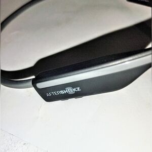 Open move wireless bone conduction headphone